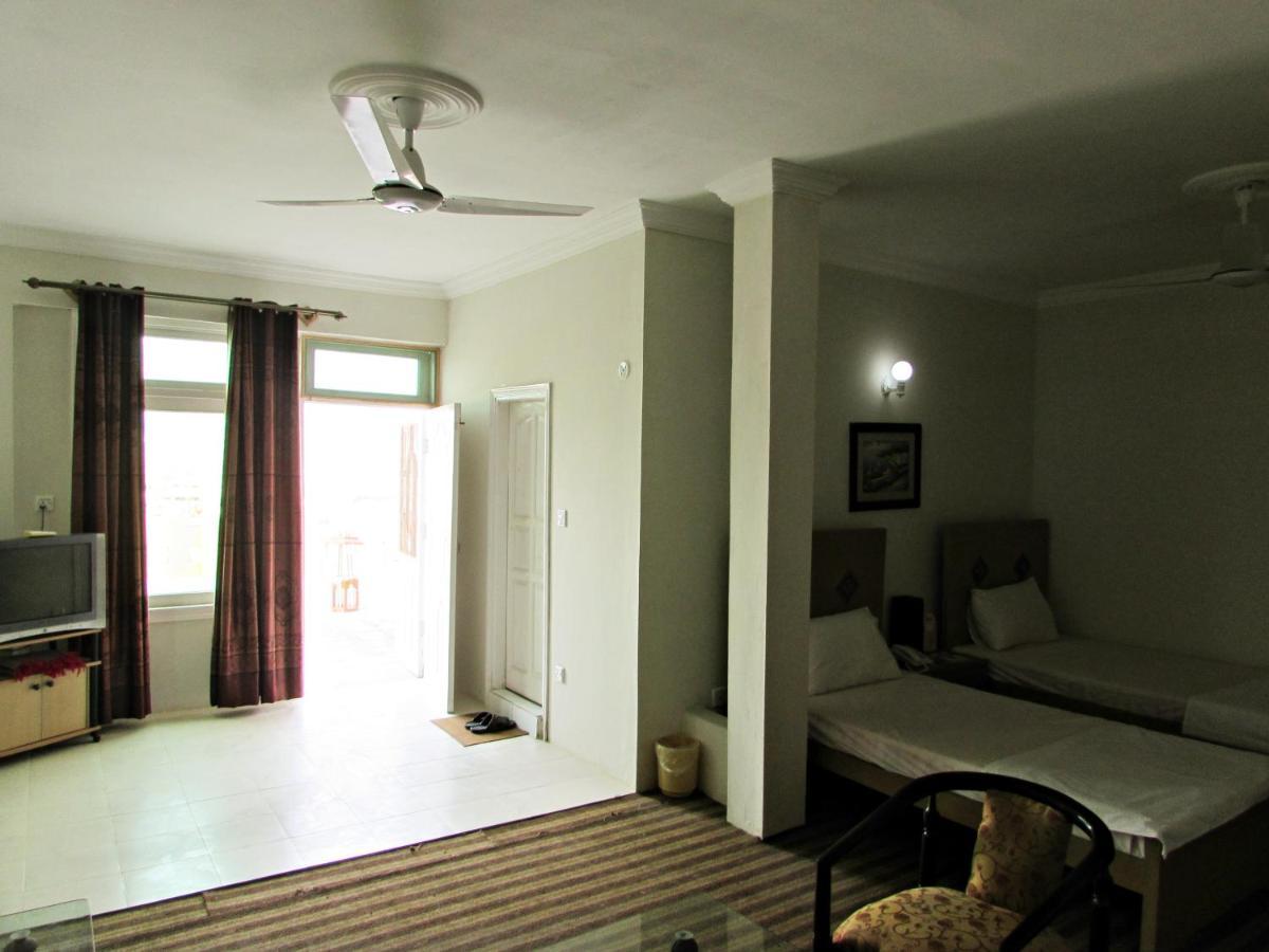 Stargaze Hotel & Apartment Abbottabad Extérieur photo