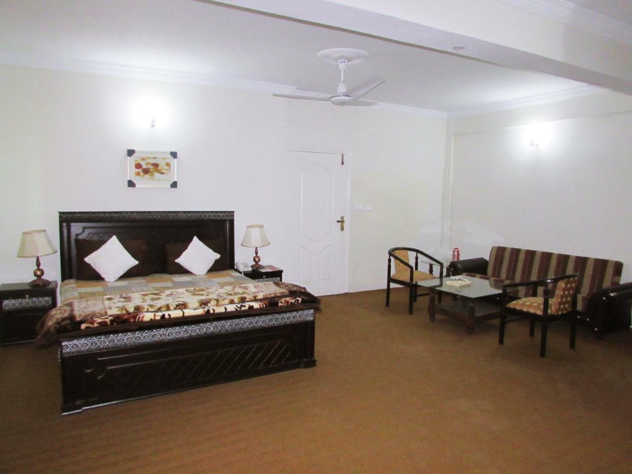 Stargaze Hotel & Apartment Abbottabad Extérieur photo